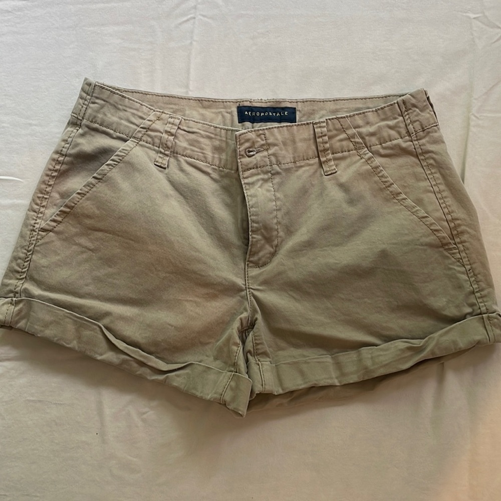 Aeropostale tan khaki shorts size 4